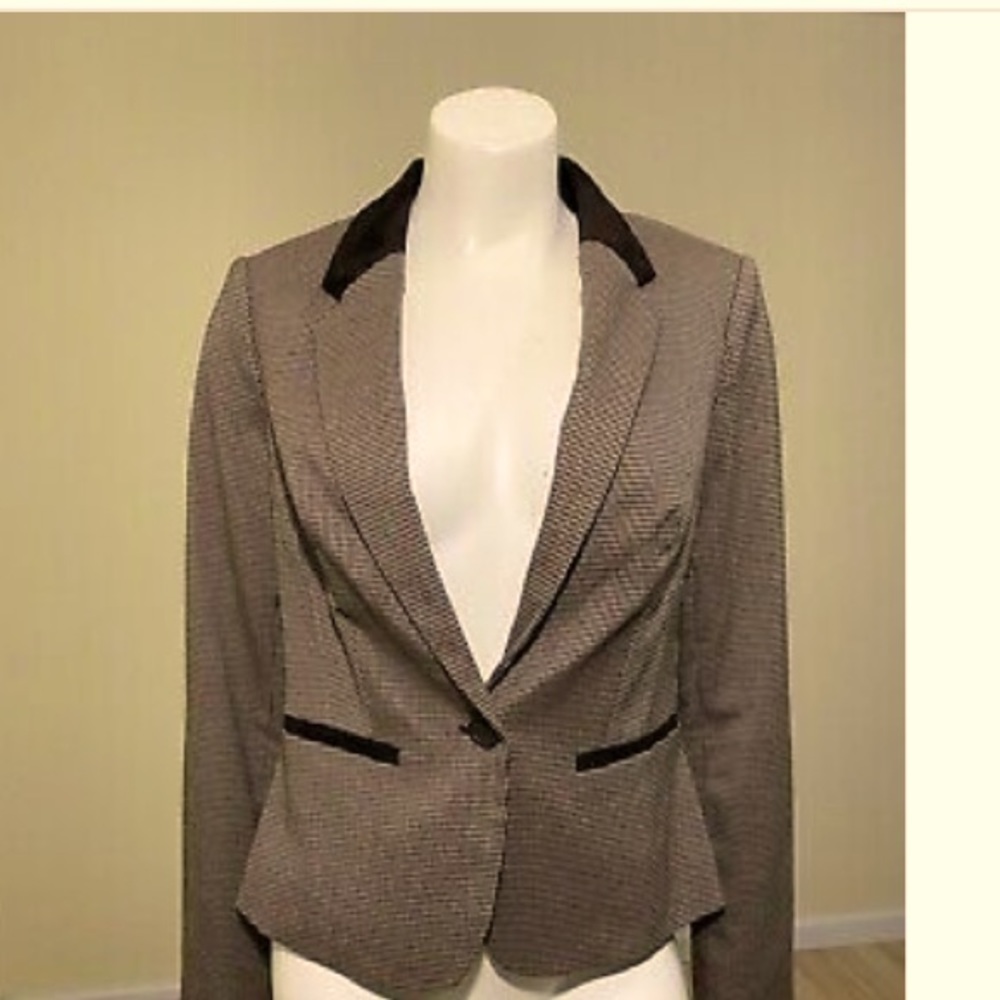 The Limited Women’s Blazer!!